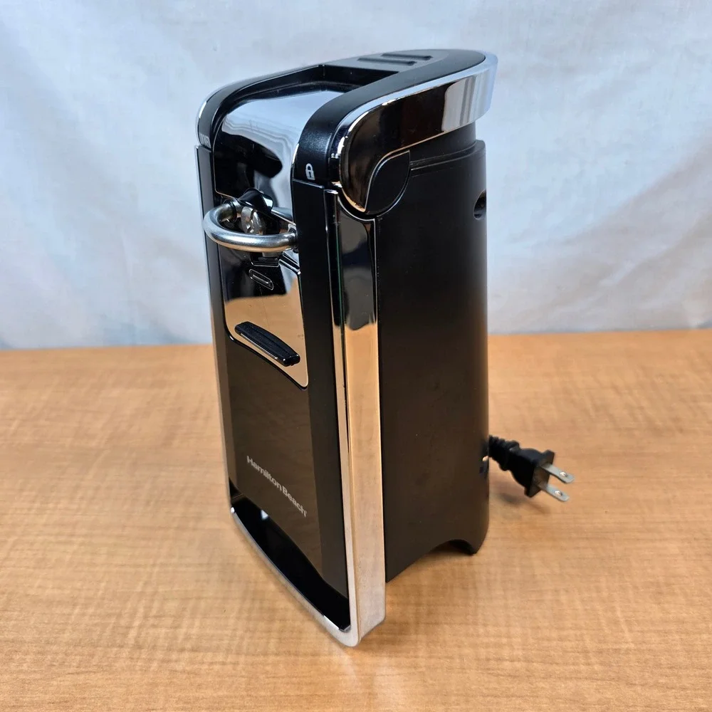 Hamilton Beach Electric Can Opener 76606Z Retractible Cord new, open box Black